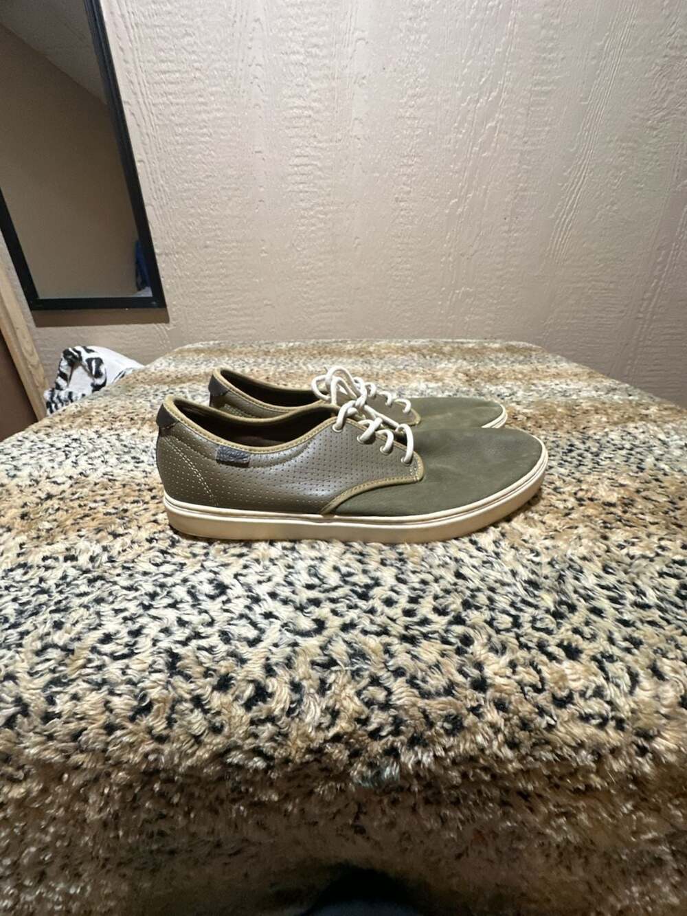 Vans OTW Ludlow Size 13 Green Leather Sneakers